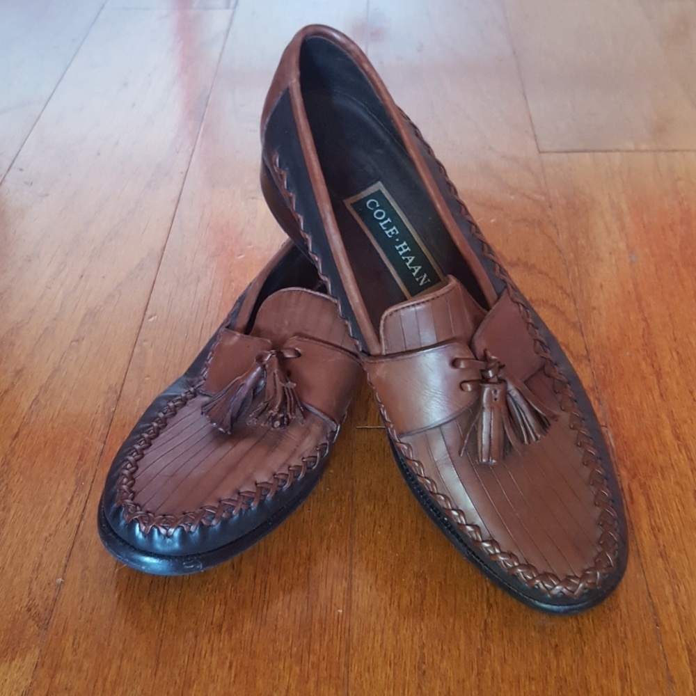 NEARLY NEW Cole Haan flats!